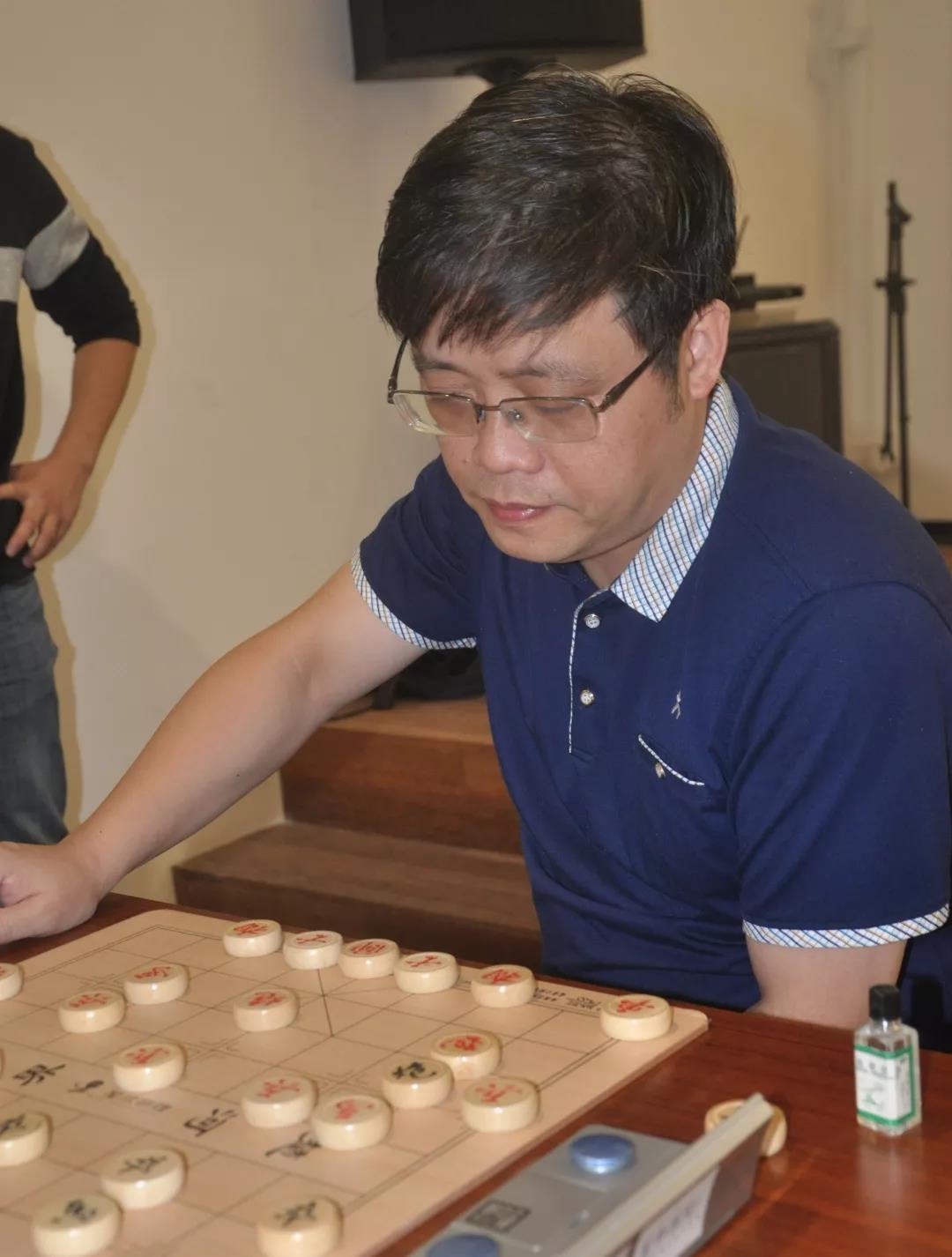 厦和棋院运动员:陈岳洋,黄钧泓,李瑞曦,郑永睿,陈泽宇,余思源 一起为